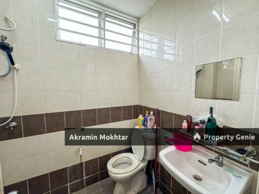 Freehold & Renovated | 2 Storey Terrace, Tmn Pelangi Semenyih 2 (Oakberry) @ Semenyih.