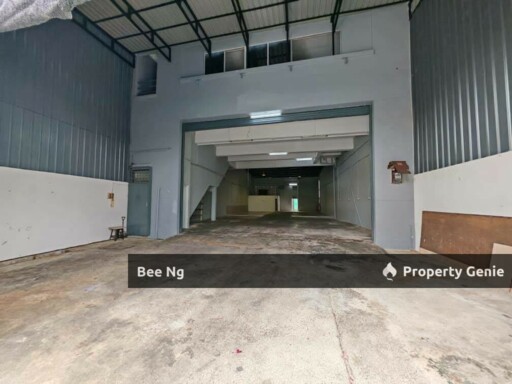 Jalan Satria @Taman Sri Yaakob / 1.5 Storey Terrace Factory Light Industry for Rent
