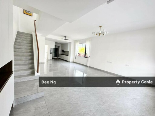 Taman Damansara Aliff @ Tampoi End Lot  storey terrace