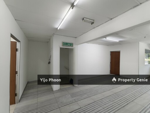 Office / Retail unit (First Floor) at Bukit Sentosa, Rawang (Main Road Frontage)