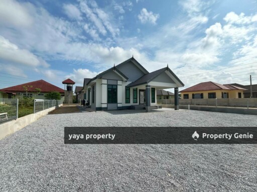 FOR SALE: BANGLO MODEN PADANG SIAM TANAH MERAH KELANTAN