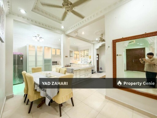 D'Kayangan, Seksyen 30, Shah Alam | 2.5 Storey Semi D Cluster 6 Bedrooms | RM1.39M - Fully Reno, Gated Guarded and Extended Front Side