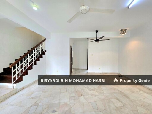 2 STOREY TAMAN PINGGIRAN  USJ 1 SUBANG JAYA