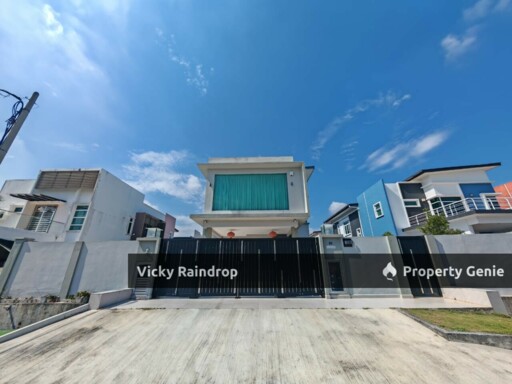 [FOR SALE] GJH TAMAN PAYA RUMPUT DOUBLE STOREY BUNGALOW FREEHOLD FULLY RENOVATED AND FURNISHED