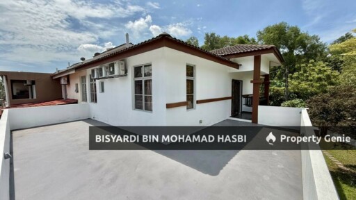 Facing Open Corner Lot Renovated Double Storey Taman Putra Prima, Puchong.
