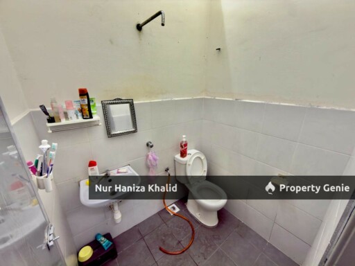 Single Storey Terrace, Taman Sungai Pinang, Pulau Indah Klang Selangor.