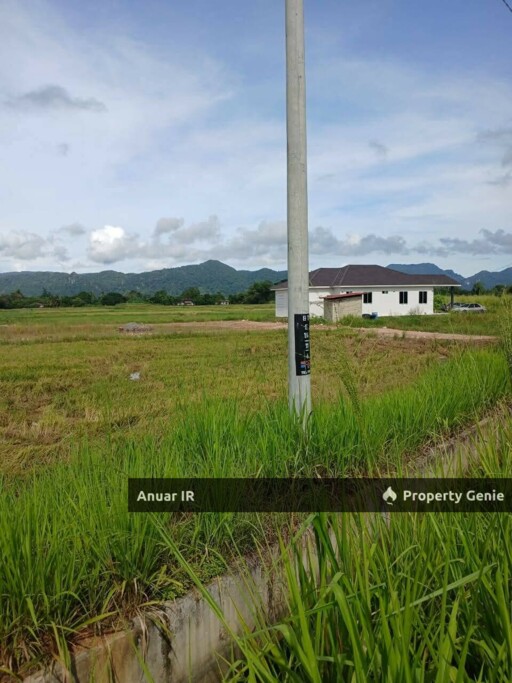 Tanah Tepi Jalan Utama, Kampung Darat Beseri