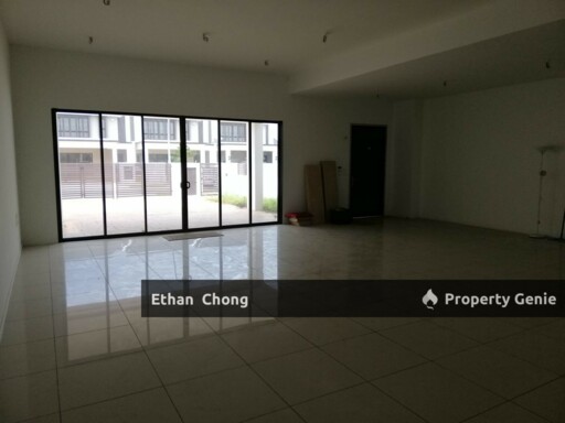 Elmina Viana (Facing Park) House For Sale