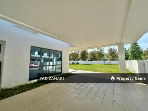 Huge Extra Land Corner Lot Double Storey Terrace House, Hijayu 2 Resort Homes, Bandar Sri Sendayan