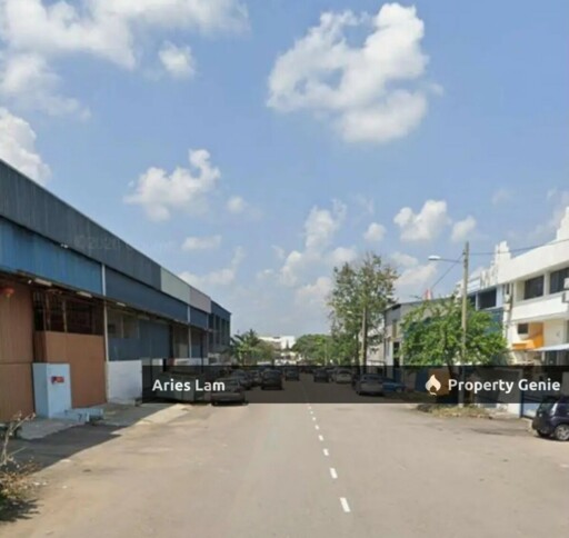 1.5 Storey Terrace Factory in Taman Desa Cemerlang For Rent