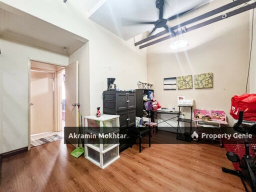 FREEHOLD, RENOVATED & PARTIALLY FURNISHED | 2 Storey House Taman Prima Saujana Kajang Selangor