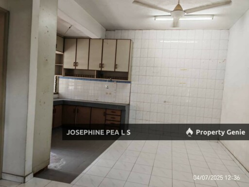 🏡 FOR SALE: Whole Block Corner Townhouse (Upper + Ground Floor)