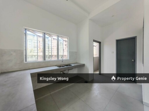 Bercham Brand New Double Storey House Free SPA Near Bercham Main Street