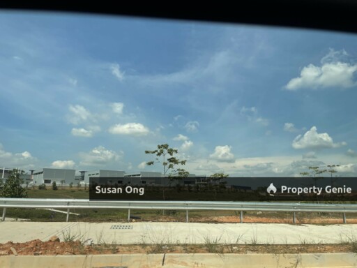 WTR-Sungai Way-7 acre Industrial land-suitable car storage