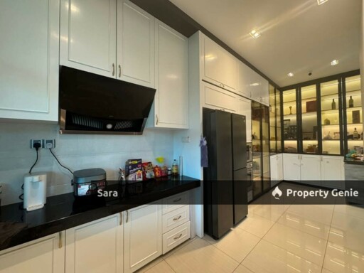 3 Storey SemiD with Lift at Tigerlane Beverly Thompson