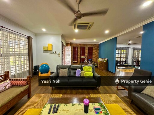 HUGE LAND 2.5 Storey Bungalow Putra Hill Residency Bandar Seri Putra Bangi