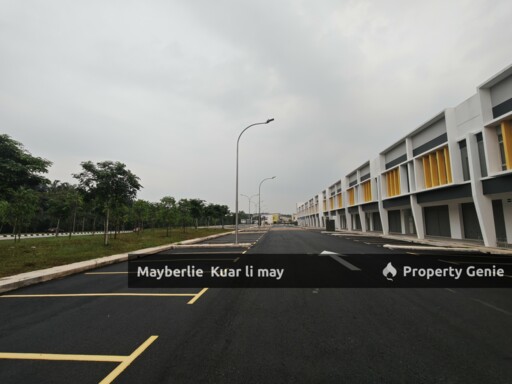 Acacia Park BTP Rm18k Coner Shop for Rent