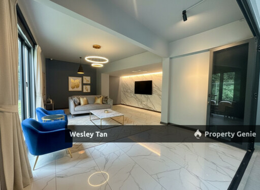Luxury Designed 1.5 Storey Tiara Golf Corner Bungalow 8rooms Pond & Pool 24/7 Gated & Guarded