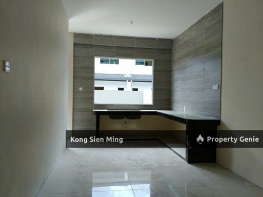 Sibu Double Storey Terrace at Teku Pasai Siong
