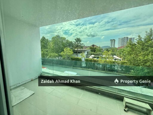 1080 RESIDENCE TAMAN PUNCAK SAUJANA KAJANG 3-STOREY SEMI DETACHED FACING CLUB HOUSE 2 MASTERBEDROOM