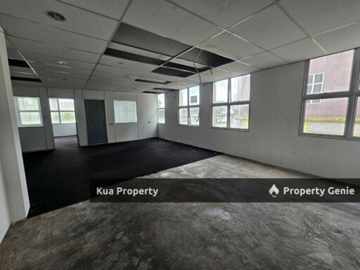 First Floor Corner Office / Shoplot For Rent! Located at Stutong