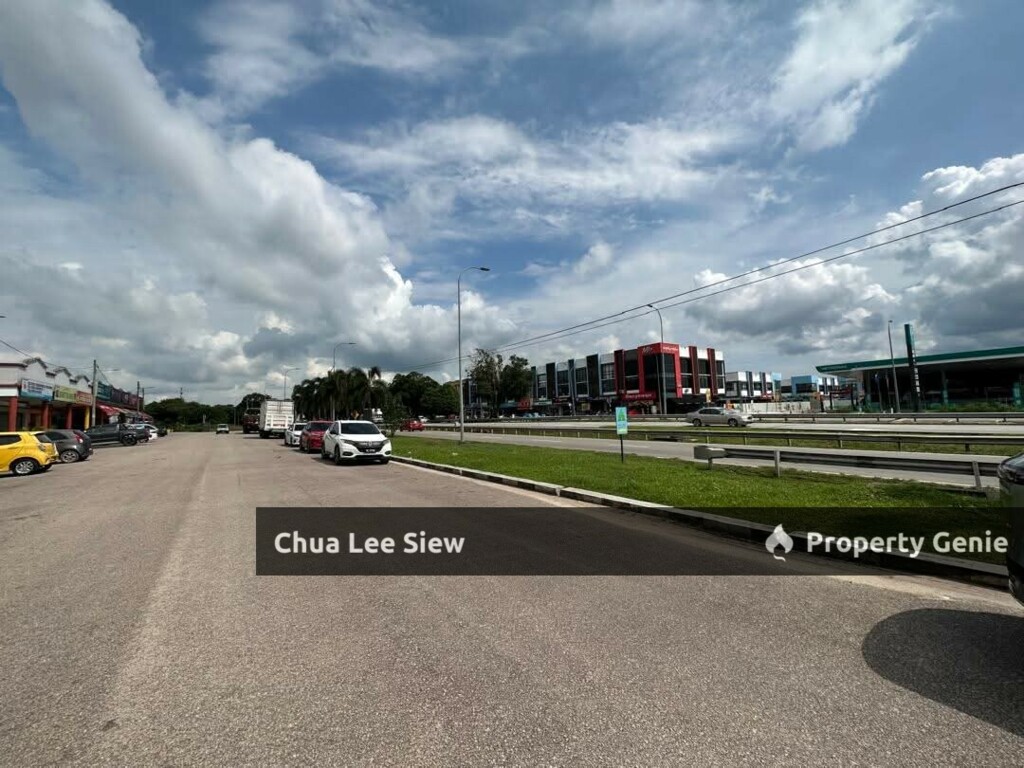 Double Storey Shoplot for Sale at Pekan Nanas, Taman Emas Merah