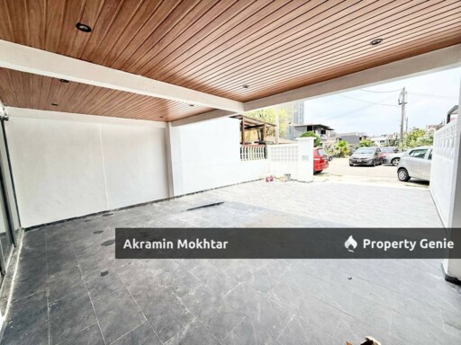 FULLY RENOVATED 2 Storey Terrace Taman Puchong Indah .