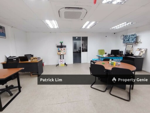[Hot Area Malim Jaya] Corner 2-Storey Commercial Shop‼️Spacious‼️ Malim Jaya Industrial Area | For Rent 🔥
