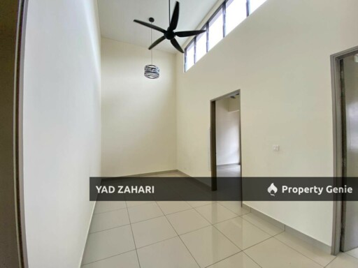 The Strata, Bangi | Townhouse 3 Bedrooms | RM550K - Brand New Unit and Semi Furnished