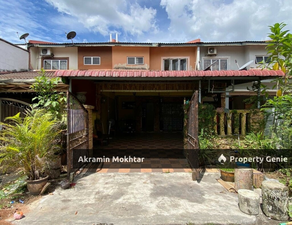 Renovated | Double Storey Terrace Taman Garing Utama, Rawang.