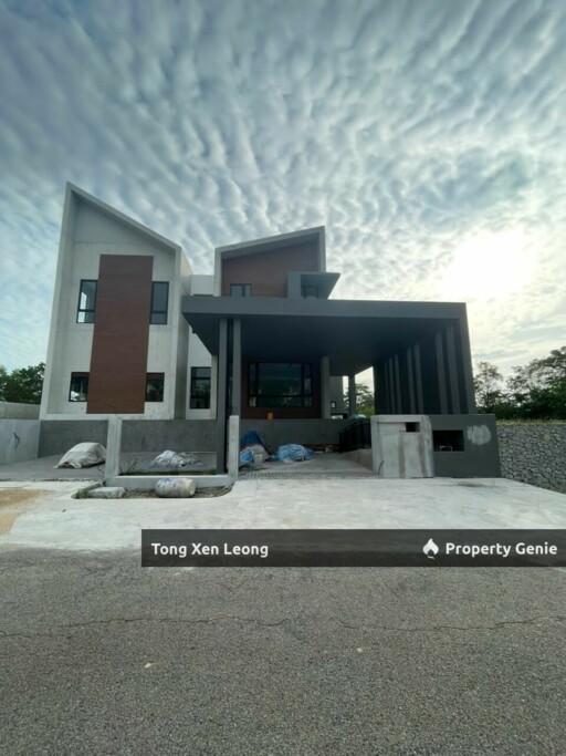 2 Storey Bungalow Villa House @ Tiara Golf Resort For Sale