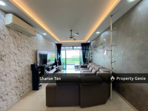 Luxury Marina Residence 3 Bedroom Apartment, Bayu Puteri 5 min to Ciq