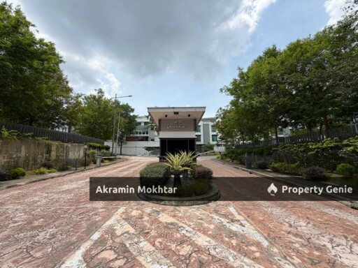 Freehold, Fully Renovated & Partially Furnished | 3 Storey Semi-D Lambaian Residence, Kajang