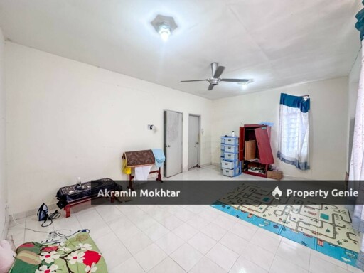 End Lot & Renovated | 2 Storey Terrace Taman Mawar 2, Bandar Baru Salak Tinggi.