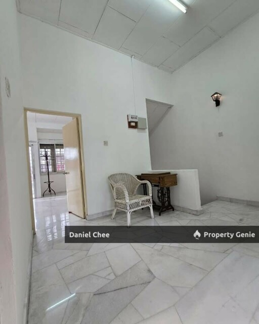 Bercham 2 Storey near to Lotus for Rent