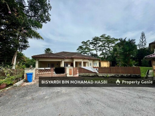 Single Storey Bungalow, Monterez Golf Club, Seksyen U9, Shah Alam .