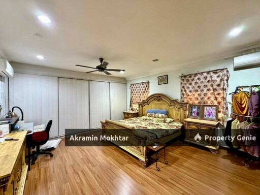 Freehold & Renovated | Setingkat Setengah Bungalow Jalan Tasik Biru Sungai Buloh