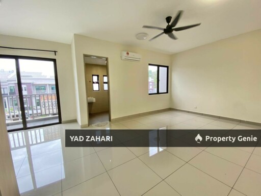 The Strata, Bangi | Townhouse 3 Bedrooms | RM550K - Brand New Unit and Semi Furnished