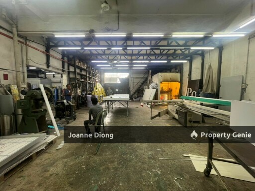 TAMING JAYA 2 Adjoining 1 and Half Storey Factory