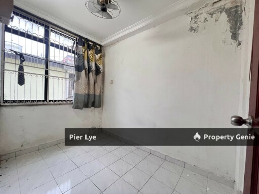 Jalan Biru Muda @ Taman Pelangi