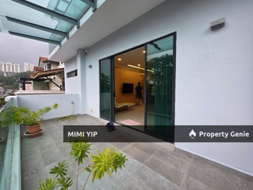 2.5 Storey Semi Detached House @ The Peak