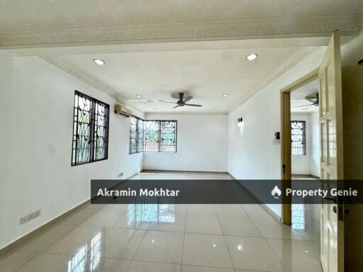 Freehold & Renovated | 2.5 Storey Semi Detached House @ Subang Alam, Seksyen 27, Shah Alam