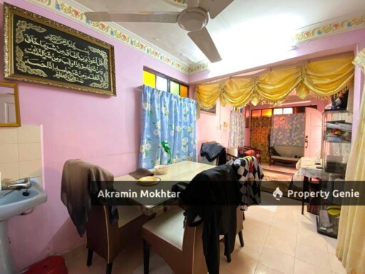 Fully Renovated | Double Storey Semi- D  Jalan Siakap Seksyen 17 Shah Alam .