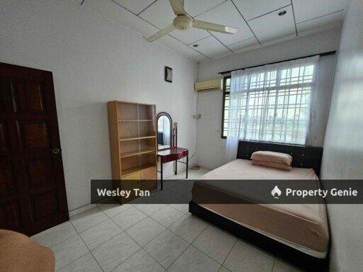 Cheng Lotus 2 Storey Terrace 5 Rooms Partly Furnish Easy Parking Access