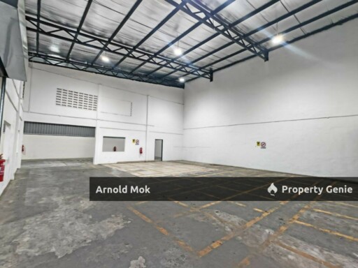 1.5 Storey Semi D Factory at Permas Jaya, Sri Wangi for Rent