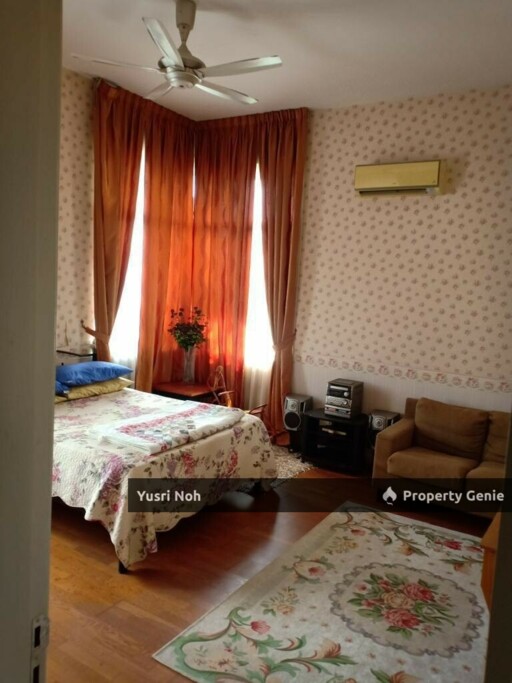CORNER LOT BUNGALOW @ LAMAN SERI SEKSYEN 13 SHAH ALAM
