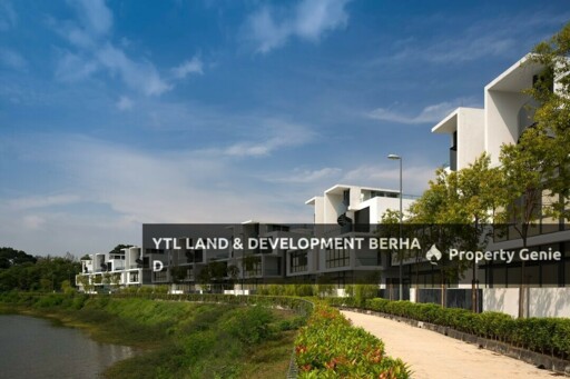 Lake Fields, Sungai Besi