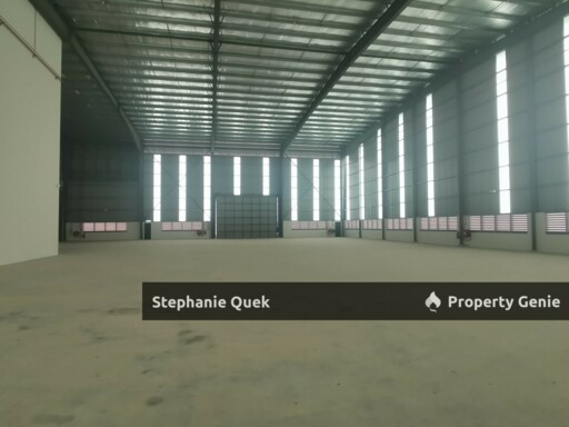 Puchong Selangor LS 57923 Corner Detached Factory Warehouse For Rent