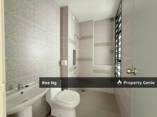 Rini Home 7 / Mutiara Rini / 2 Storey Terrace / Below Market Price