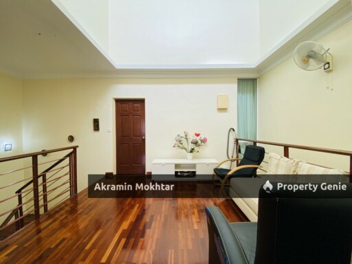 FREEHOLD & RENOVATED | SERING UKAY 2.5 STOREY SUPERLINK